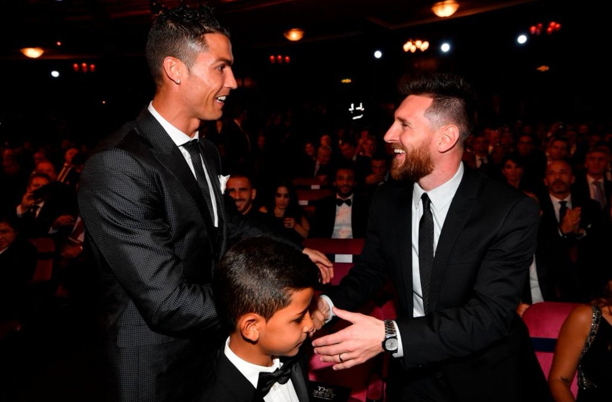 Con trai Ronaldo tự tin sẽ đánh bại cha và cả Messi